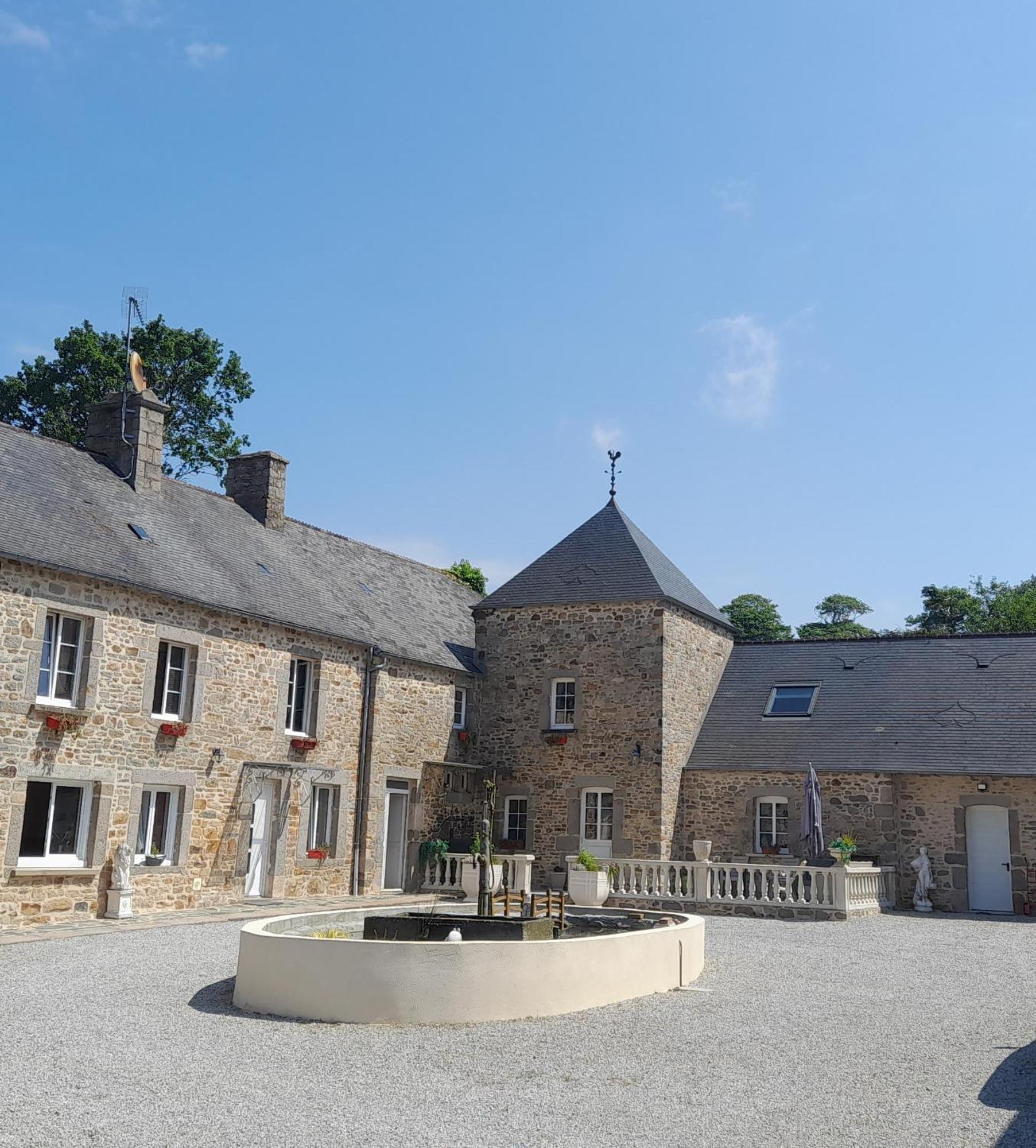 Domaine De La Tour Carree - 3 Chambres Benoitville المظهر الخارجي الصورة