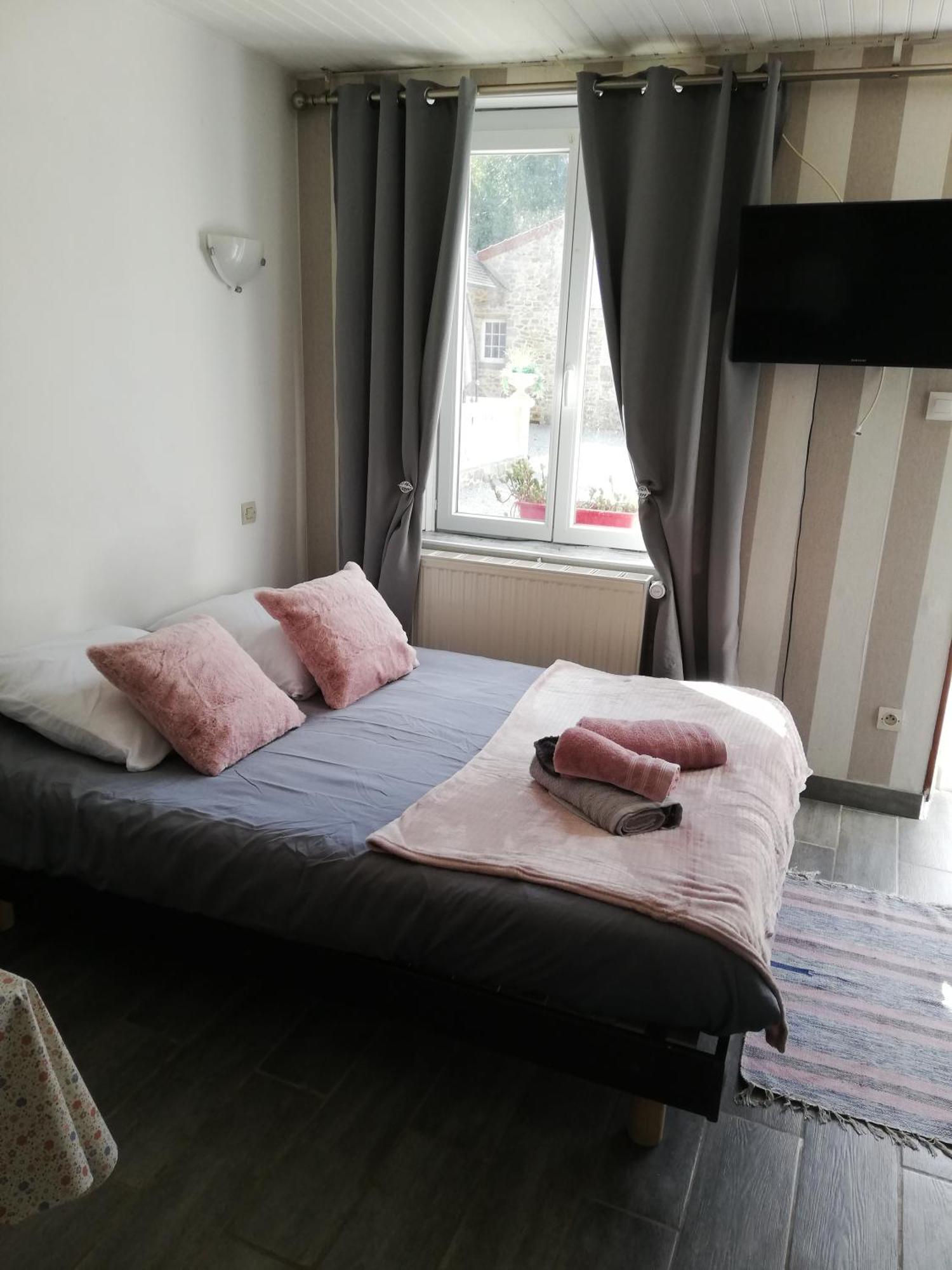 Domaine De La Tour Carree - 3 Chambres Benoitville المظهر الخارجي الصورة